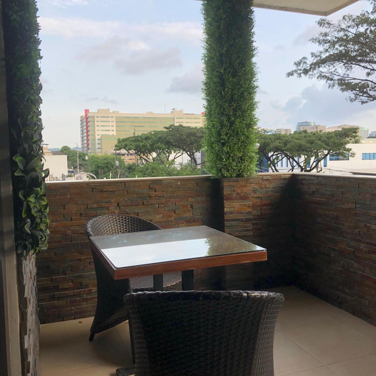 Hoteles En Guayaquil - Suites Guayaquil Cerca Del Aeropuerto Exterior photo