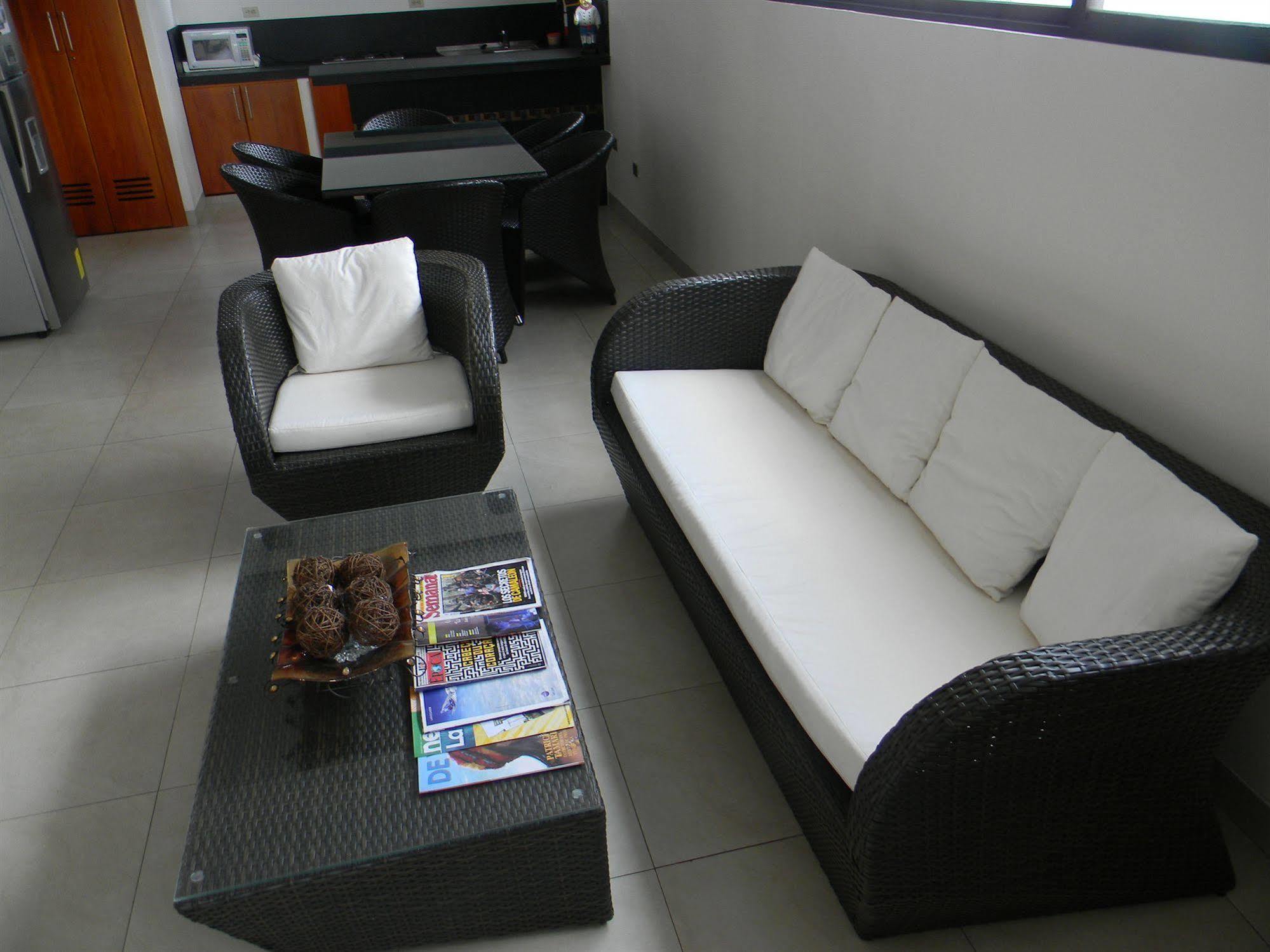 Hoteles En Guayaquil - Suites Guayaquil Cerca Del Aeropuerto Exterior photo