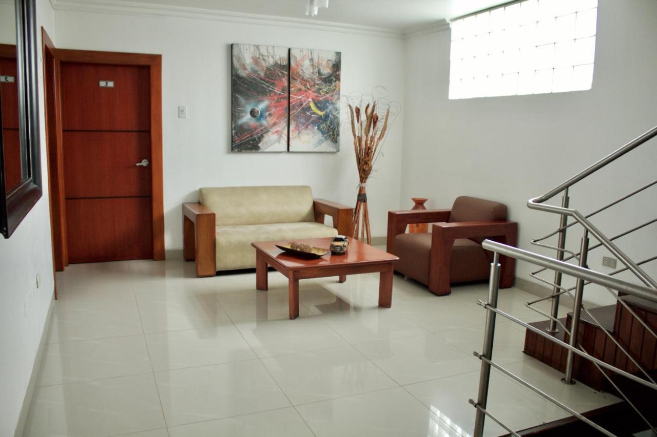 Hoteles En Guayaquil - Suites Guayaquil Cerca Del Aeropuerto Exterior photo